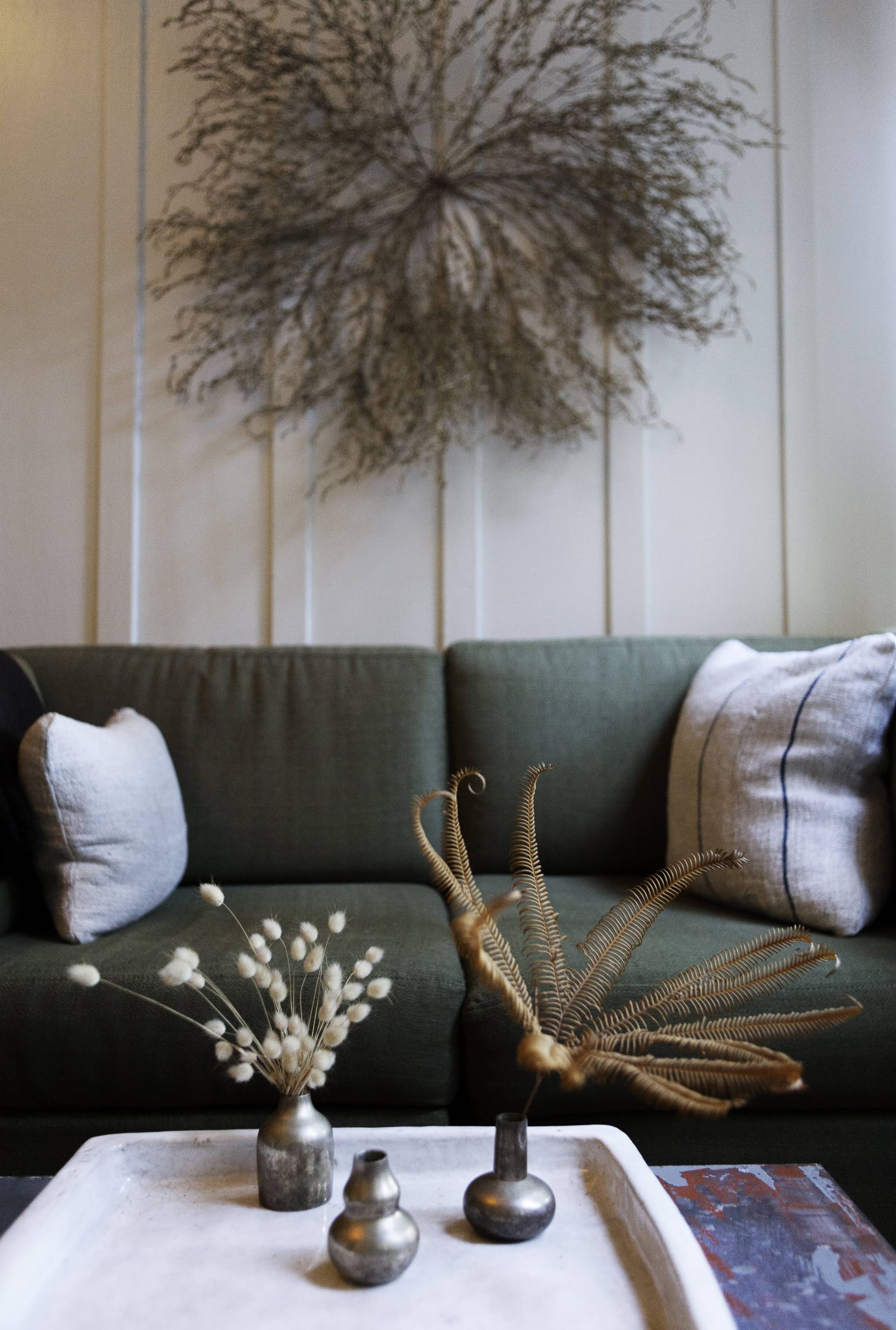 Essential Items to Create a Welcoming Home Atmosphere
