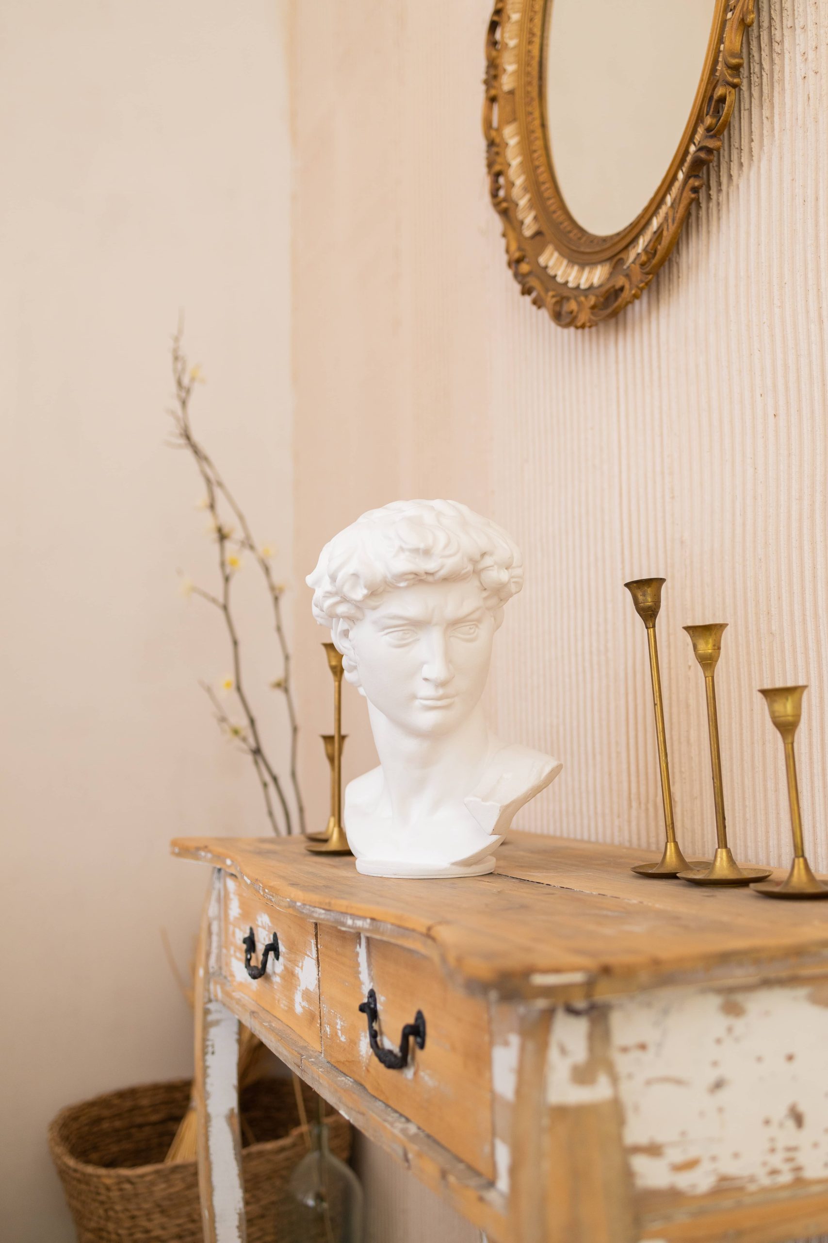 Suggestions for Adorning Your Initial Apartment